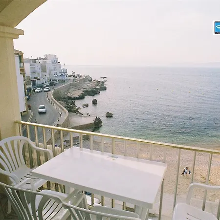 Nines 3a L' Escala